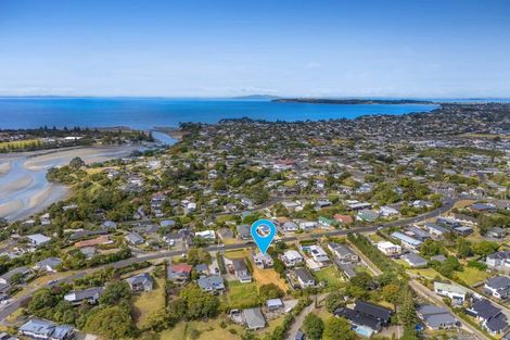 Photo of property in 22 Moffat Road, Red Beach, 0932