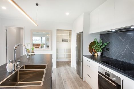 Photo of property in 45 Te Taniwha Road, One Tree Point, 0118