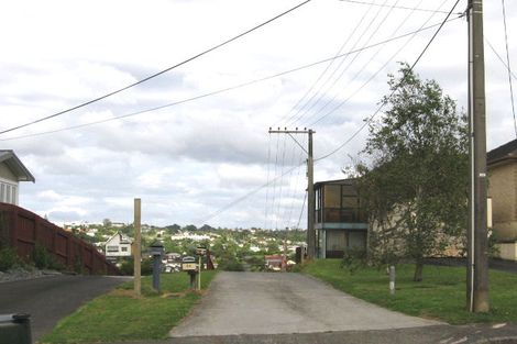 Photo of property in 2/64 Sylvan Avenue, Northcote, Auckland, 0627