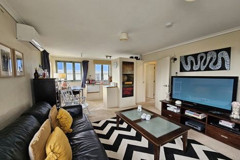 Photo of property in 2 Park Avenue, Titahi Bay, Porirua, 5022