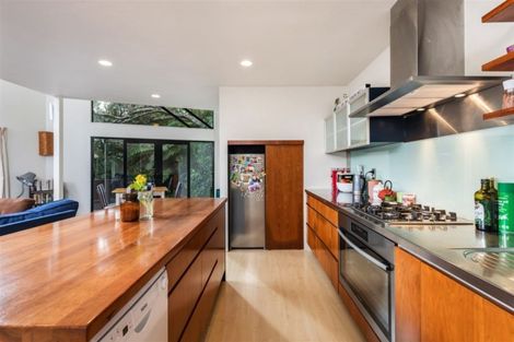 Photo of property in 69 Paturoa Road, Titirangi, Auckland, 0604