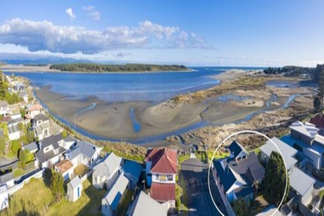 Photo of property in 9 Dawick Street, Foxton Beach, Foxton, 4815
