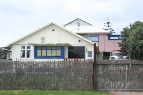 Photo of property in 62 Seaview Road, Paraparaumu Beach, Paraparaumu, 5032