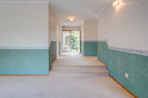 Photo of property in 32 Yorke Road, Haruru, 0204