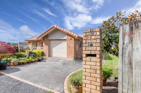 Photo of property in 108n Colwill Road, Massey, Auckland, 0614
