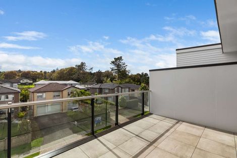 Photo of property in 23/11 Carlos Drive, Flat Bush, Auckland, 2016