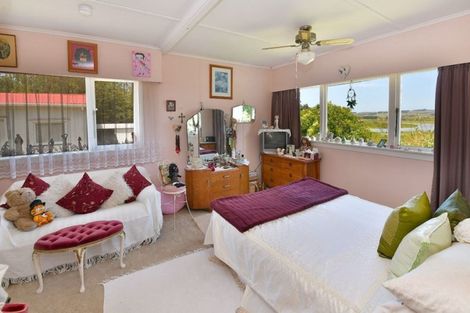 Photo of property in 35 Kowhai Street, Helensville, 0800