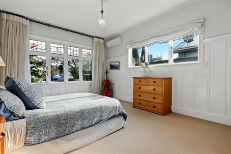 Photo of property in 33 Ngaio Street, Saint Martins, Christchurch, 8022