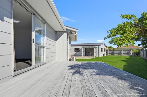 Photo of property in 26 Cumberland Place, Kelvin Grove, Palmerston North, 4414