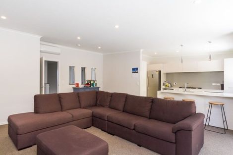 Photo of property in 7 Pacific View, Whitby, Porirua, 5024