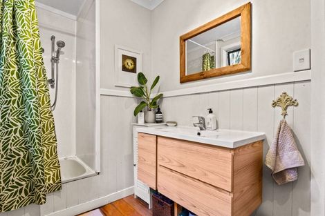 Photo of property in 25 Berridge Road, Muriwai, Waimauku, 0881