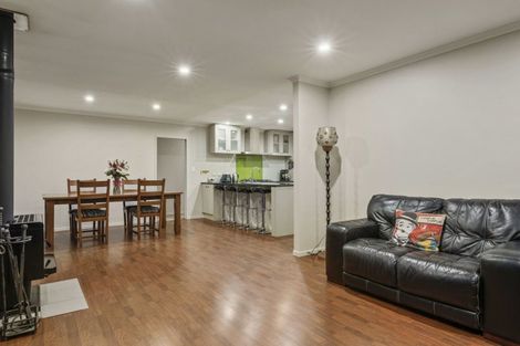 Photo of property in 9 Buttercup Place, Waimauku, 0812