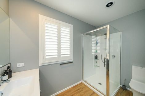 Photo of property in 2 Oldfield Lane, Marton, 4710