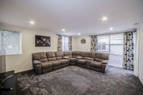 Photo of property in 16 Reins Road, Takanini, 2112
