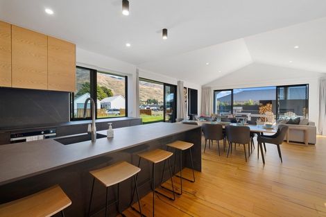 Photo of property in 3 Little Alpha Loop, Wanaka, 9305