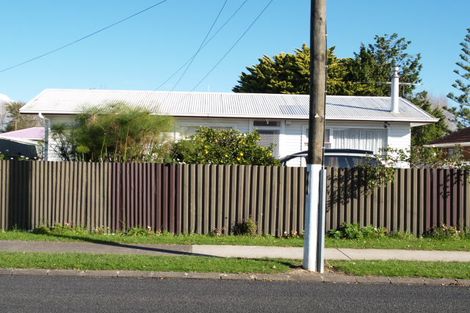 Photo of property in 47 Raglan Street, Mangere East, Auckland, 2024