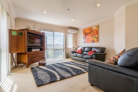 Photo of property in 108n Colwill Road, Massey, Auckland, 0614