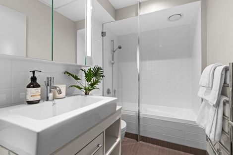 Photo of property in 213/7 Humber Street, Pandora, Napier, 4110