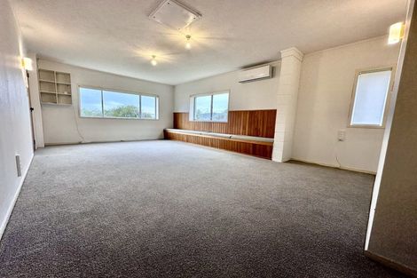 Photo of property in 9 Prestige Place, Castor Bay, Auckland, 0620