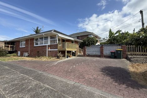Photo of property in 1/40 Ocean View Road, Northcote, Auckland, 0627