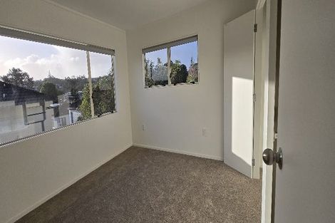 Photo of property in 2/24 Wylie Avenue, Sunnynook, Auckland, 0620