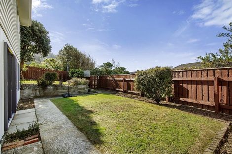 Photo of property in 4 Saint Aidans Way, Tawa, Wellington, 5028