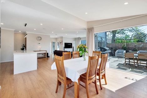 Photo of property in 5c Woodside Road, Massey, Auckland, 0614