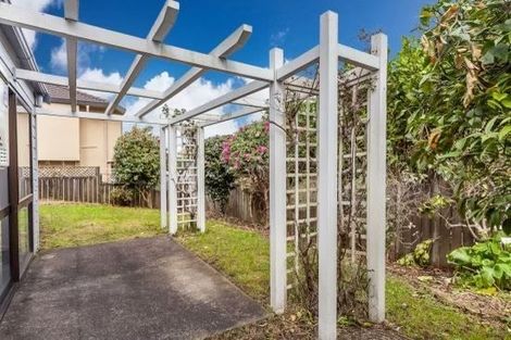 Photo of property in 6 Glucina Avenue, West Harbour, Auckland, 0618