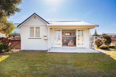 Photo of property in 131 Seabury Avenue, Foxton Beach, Foxton, 4815