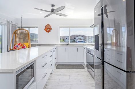 Photo of property in 105 Centennial Drive, Whitianga, 3510