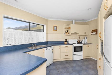 Photo of property in 15a Howard Road, Taradale, Napier, 4112