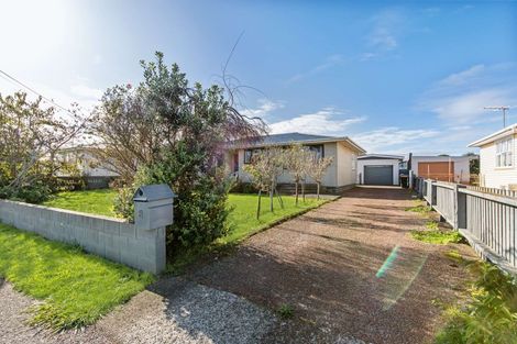 Photo of property in 8 Murray Avenue, Hawera, 4610