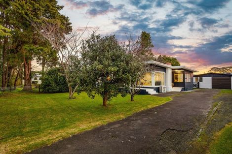 Photo of property in 11 Ranui Station Road, Ranui, Auckland, 0612