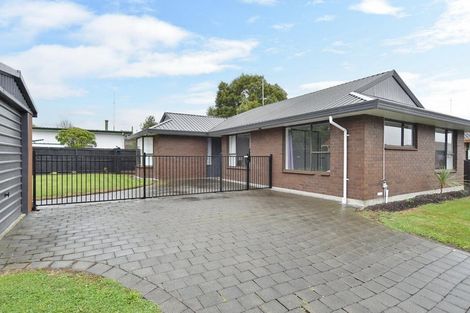 Photo of property in 2 Flaxwood Lane, Waltham, Christchurch, 8023
