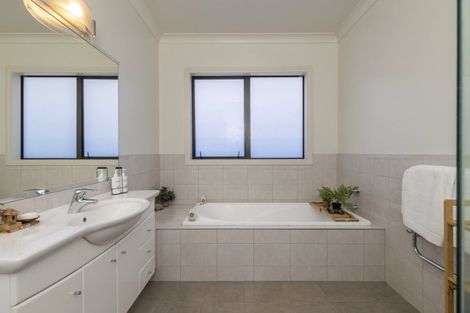 Photo of property in 71 Hillcrest Road, Raumati Beach, Paraparaumu, 5032