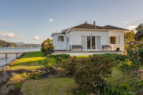 Photo of property in 96 Albert Street, Whitianga, 3510