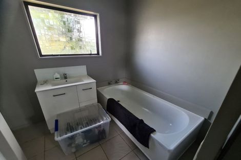 Photo of property in 17 Kentucky Crescent, Nawton, Hamilton, 3200