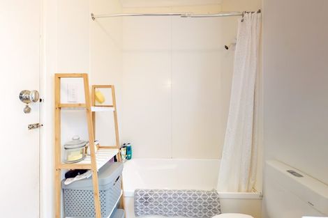 Photo of property in Hamilton Flats, 9u7 Hawker Street, Mount Victoria, Wellington, 6011