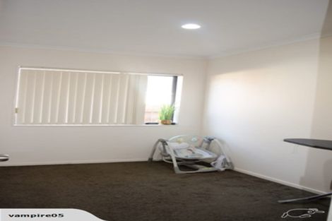 Photo of property in 8 Sid Place, Mangere, Auckland, 2022
