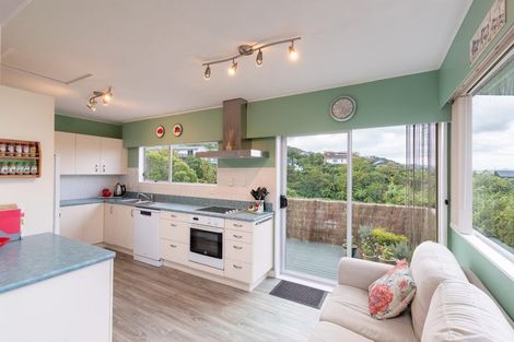 Photo of property in 5 Ardal Grove, Tirohanga, Lower Hutt, 5010