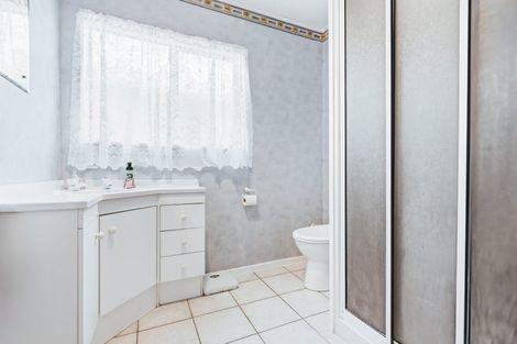 Photo of property in 2 Kempton Place, Richmond Heights, Taupo, 3330