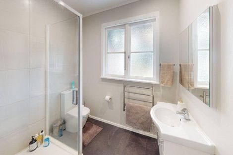 Photo of property in 23 Featherston Street, Takaro, Palmerston North, 4412