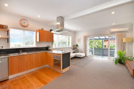 Photo of property in 20 Karaka Street, Helensville, 0800