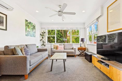 Photo of property in 19 Brennan Avenue, Te Atatu Peninsula, Auckland, 0610