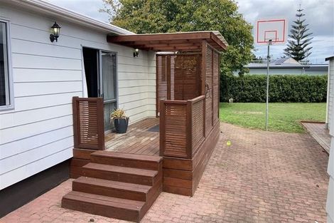 Photo of property in 114 Racecourse Road, Waiuku, 2123