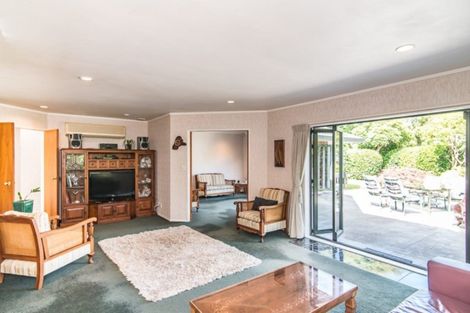 Photo of property in 11 Hurworth Grove, Waikanae, 5036