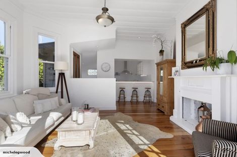 Photo of property in 1/86 Birkenhead Avenue, Birkenhead, Auckland, 0626