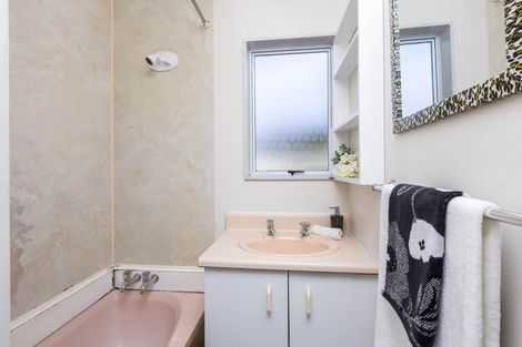 Photo of property in 8f1- Tulsa Grove, Totara Park, Upper Hutt, 5018