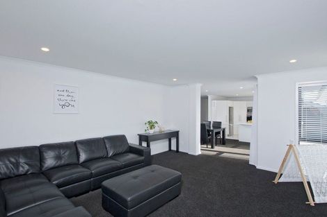 Photo of property in 39 Rainey Crescent, Papamoa Beach, Papamoa, 3118