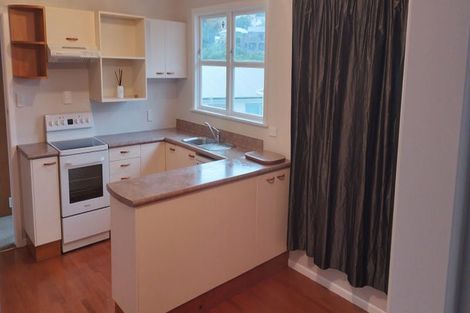 Photo of property in 7 Terrance Grove, Paparangi, Wellington, 6037